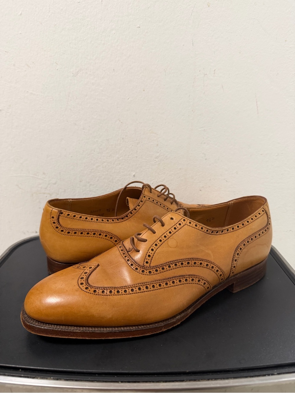 Brooks Brothers Peal Co Mens 9.5 Brown White Leather Wingtip Dress Shoe England